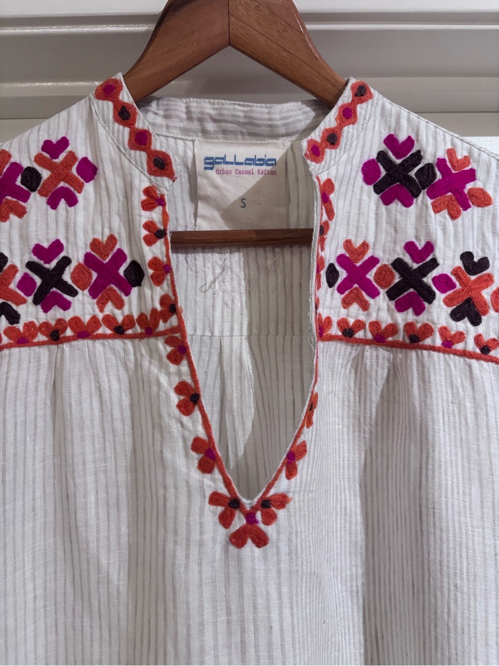 Gallabia Embroidered Long Kaftan - Picture 2 of 5